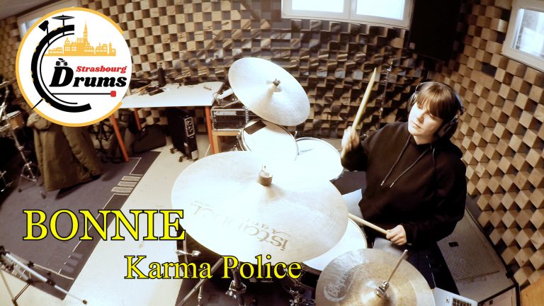 Bonnie joue « Karma Police » (Radiohead)